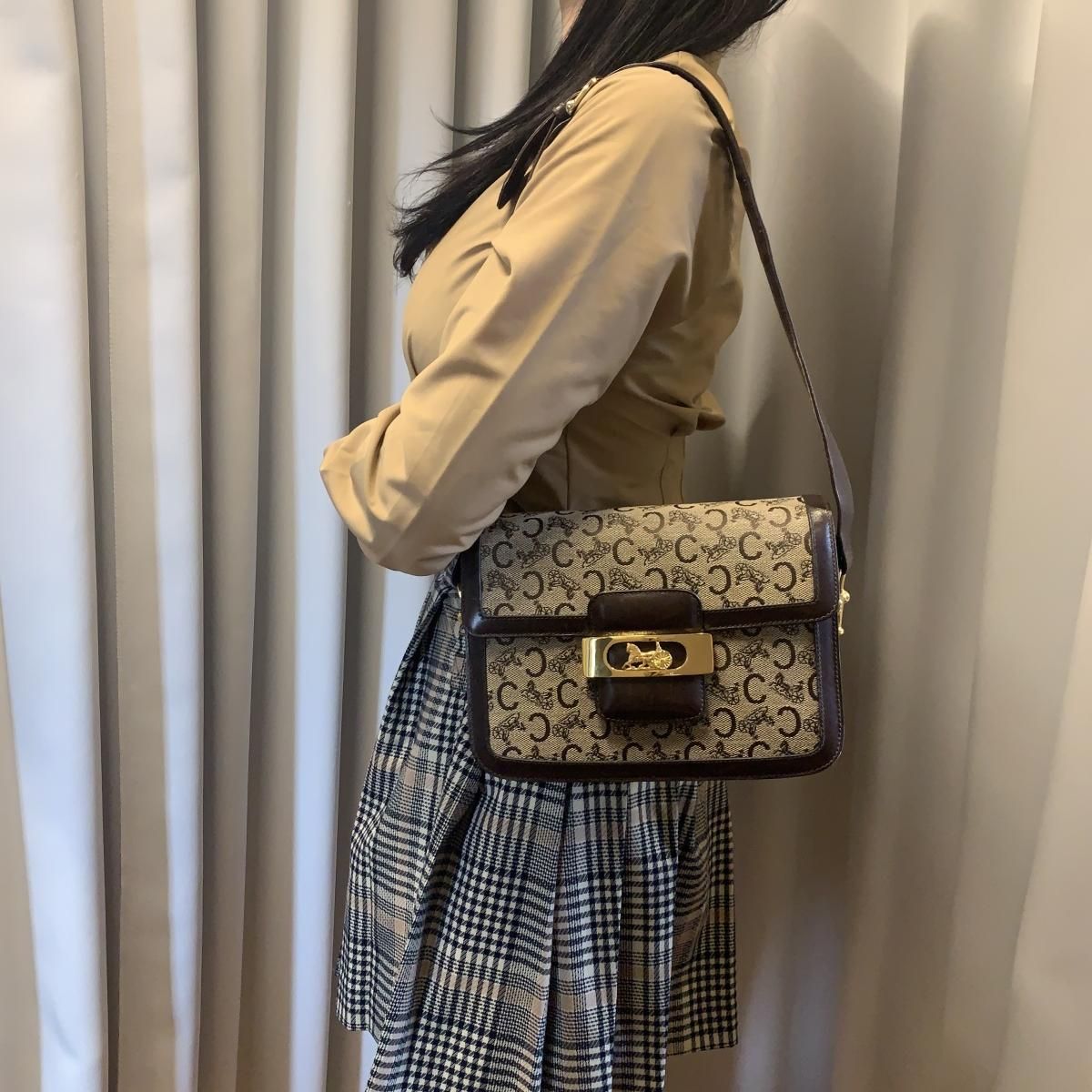 CELINE セリーヌ ヴィンテージ C サルキー 馬車金具 ショルダーバッグ - LAYER VINTAGE