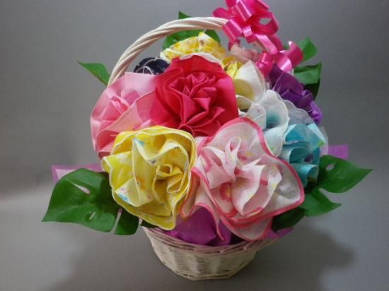ハンカチで作ったハンカチフラワー花かご10本ドライカスミソウ入り ハンカチフラワーショップhirota ハンカチで作ったハンカチフラワー花かご10本ドライカスミソウ入り ハンカチフラワーショップhirota