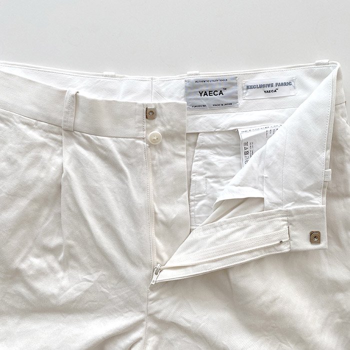 YAECA | MEN | 11656 チノ タックテーパード | WHITE - Stripe-inc Online Shop