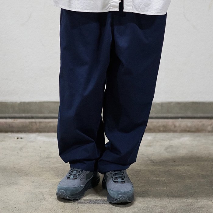 FreshService | CORPORATE EASY PANTS | NAVY - stripe-inc. Online Shop