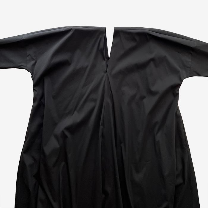 ATON | WOMEN | STRETCH BROAD | V-NECK DRESS | BLACK - Stripe