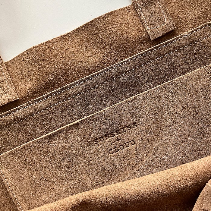 SUNSHINE + CLOUD | SUEDE SHOULDER BAG L | BROWN- Stripe-inc. Online Shop