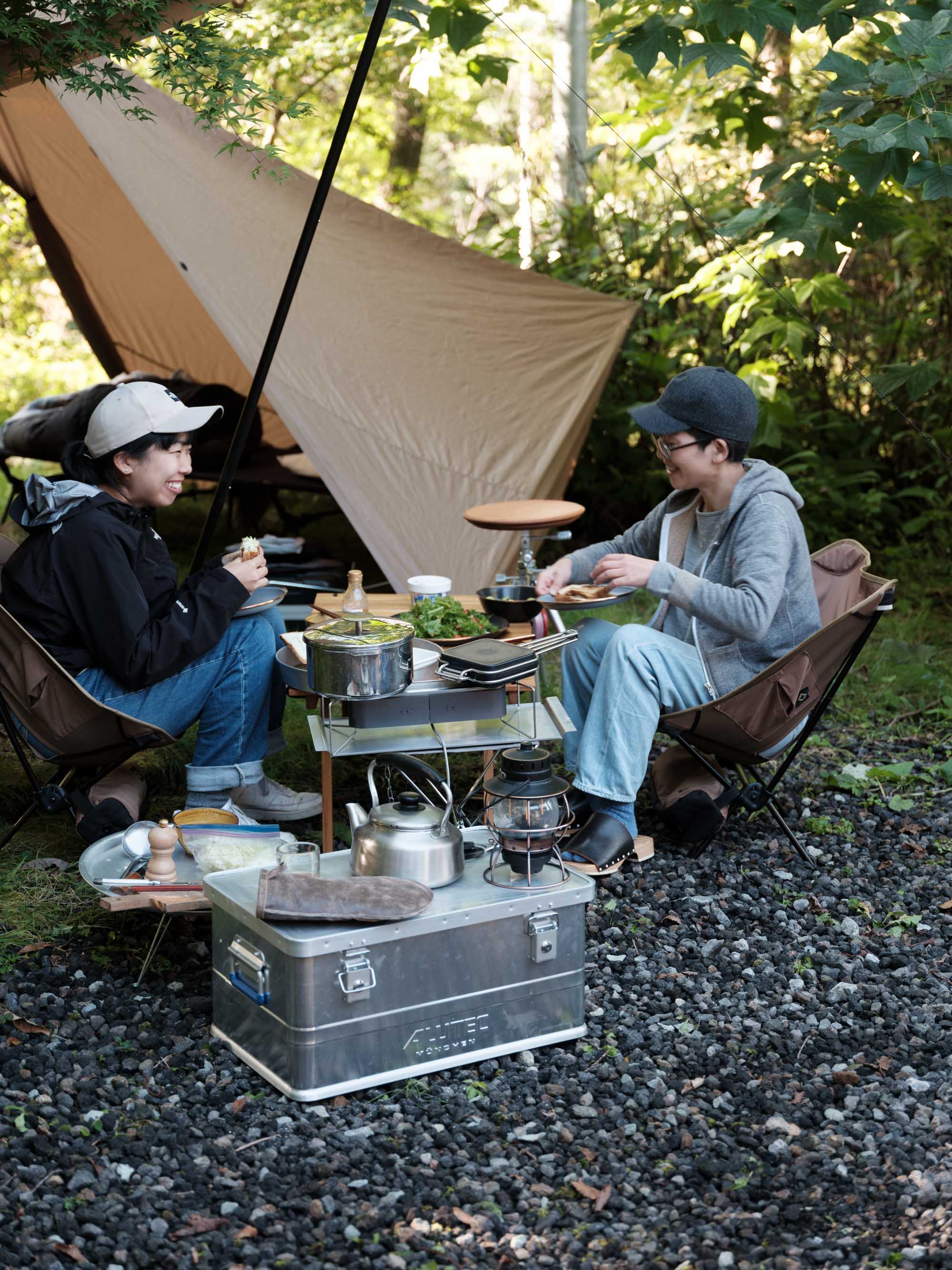 アウトドア初心者がキャンプに挑戦！野外で食べるだけで幸せ。