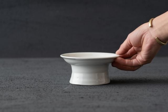 白磁 台小皿 境知子