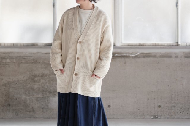 WOOL KNIT LONG CARDIGAN　Inswirl　インスワール<img class='new_mark_img2' src='https://img.shop-pro.jp/img/new/icons56.gif' style='border:none;display:inline;margin:0px;padding:0px;width:auto;' />