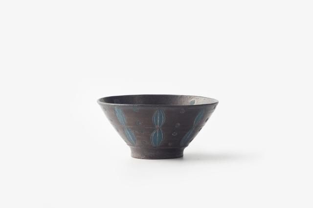 黒墨釉青泥線紋鉢 角りわ子