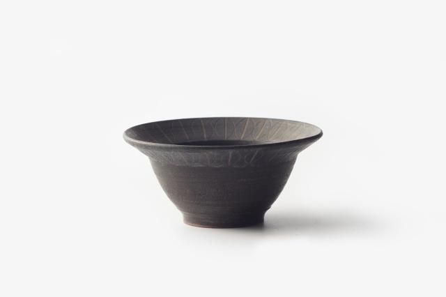 黒墨釉線紋鉢 角りわ子