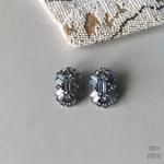 ペールブルー オーバルビジューイヤリング