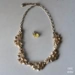 サテンゴールドペタルネックレス