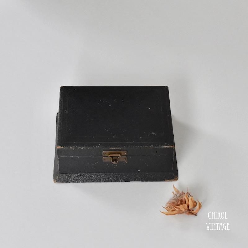 エドウォーディアン ブラックスモールジュエリーボックス Chirol Vintage ヴィンテージ ジュエリー通販 アンティーク アクセサリーのセレクトショップ エドウォーディアン ブラックスモールジュエリーボックス Chirol Vintage ヴィンテージ ジュエリー通販 アンティーク アクセサリーのセレクトショップ