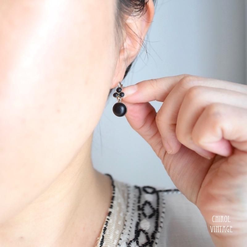 フランス フレンチジェット カボション シルバーピアス - CHIROL