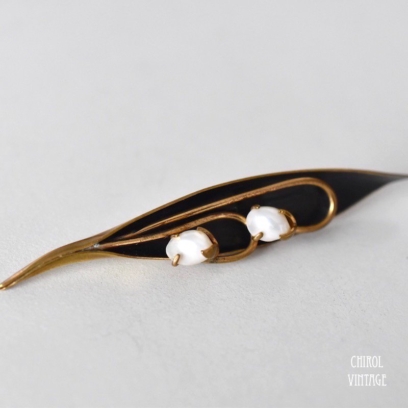シェルパール スズラン ブローチ イヤリング Chirol Vintage ヴィンテージ ジュエリー通販 アンティーク アクセサリーのセレクトショップ シェルパール スズラン ブローチ イヤリング Chirol Vintage ヴィンテージ ジュエリー通販 アンティーク アクセサリーのセレクトショップ