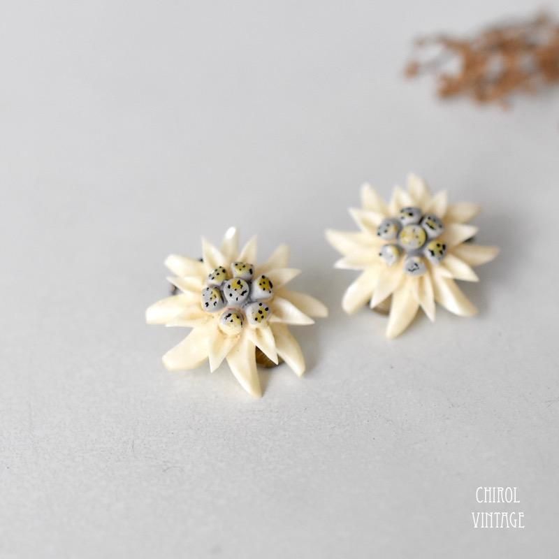 今 話題 の 人気 商品 カーヴドセルロイド エーデルワイスイヤリング - CHIROL VINTAGE アクセサリー