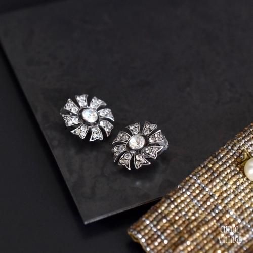 Knoll & Pregizer クリアグラス リトルフラワー シルバーイヤリング