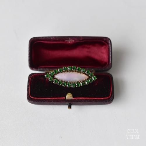 フロストホワイトxミントグリーングラス マーキスブローチ