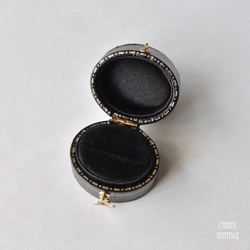 アンティークスタイル リングケース (oval/black) - CHIROL VINTAGE | ヴィンテージ・アンティークジュエリー通販  アンティーク・アクセサリーのセレクトショップ