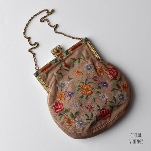 ベージュプチポワンバッグ ジェムグラスクラスプ