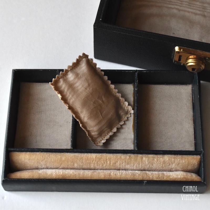 ダークグリーンレザレット ジュエリーボックス - CHIROL VINTAGE ダークグリーンレザレット ジュエリーボックス - CHIROL VINTAGE