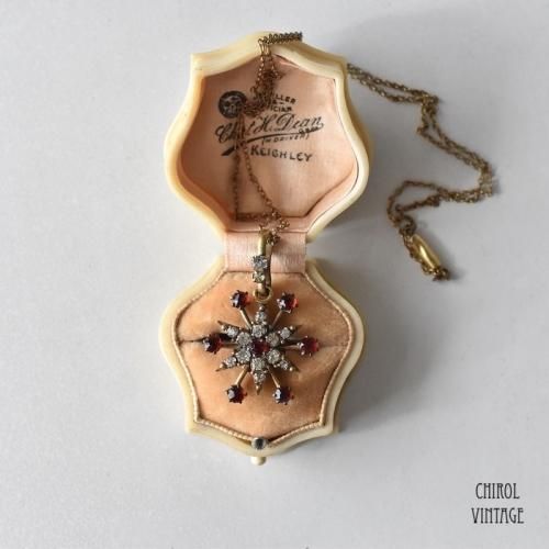 クリアxガーネットグラス スターペンダントネックレス