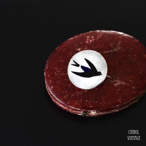 シルバープレート エナメル ツバメブローチ