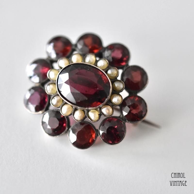 アンティークブローチ　ガーネット✖️パール アンティーク ガーネットxシードパールブローチ - CHIROL