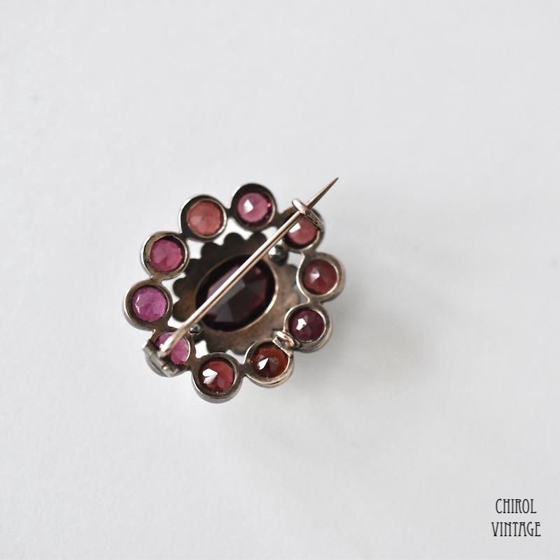 アンティークブローチ　ガーネット✖️パール アンティーク ガーネットxシードパールブローチ - CHIROL