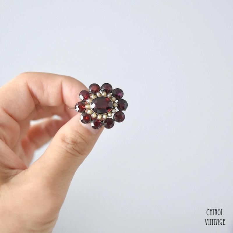 アンティークブローチ　ガーネット✖️パール アンティーク ガーネットxシードパールブローチ - CHIROL