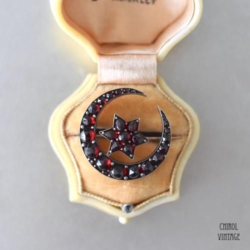 アンティーク ガーネット クレセントスターブローチ ゴールドバック