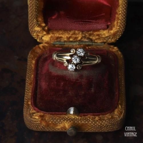 アンティーク 18Kゴールド トリプル オールドマインカットダイアモンドリング