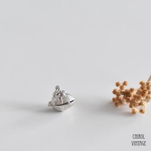 シルバーチャーム NUVO イースターエッグ (オープン)