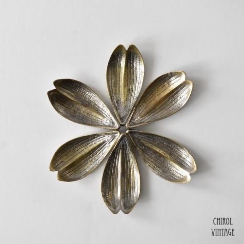 եڥ ֥饹ȥ쥤Each