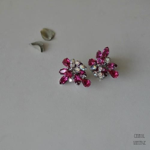 Vendomeヴァンドーム ピンクxオーロラビジューイヤリング