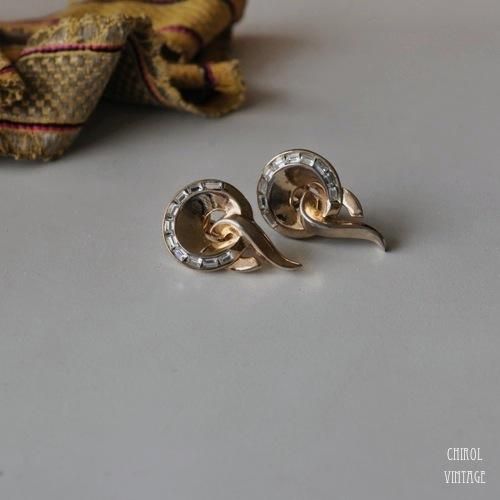 TRIFARIトリファリ ゴールドxバゲットストーンイヤリング