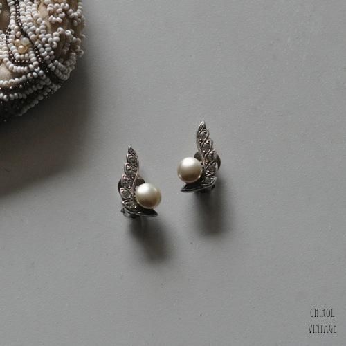 パールxラインストーン シルバーリーフイヤリング