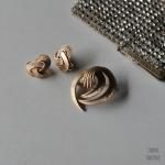 TRIFARIトリファリ サテンゴールド ブローチ+イヤリング