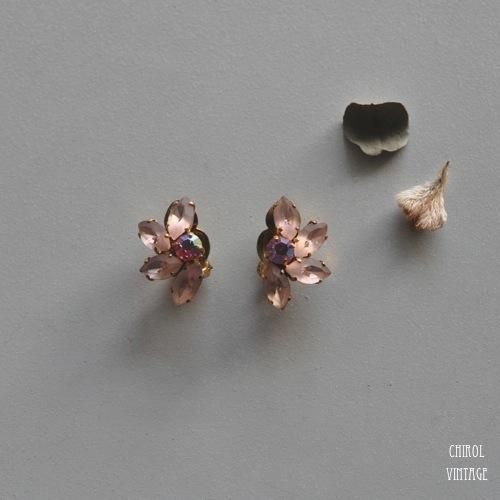 フロストピンク ハーフフラワーイヤリング