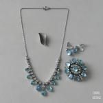 クリアラインストーンxアクアマリンビジュー パリュール