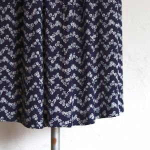 flower print skirt made of vintage fabric/ ɤ᤯Υ