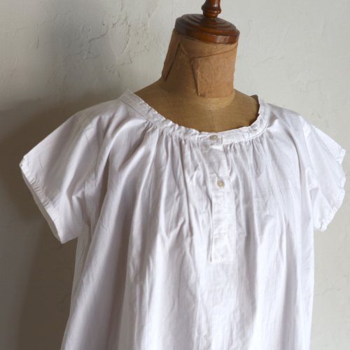 early 20th century cotton dress / 小さな貝ボタンのついたワンピース