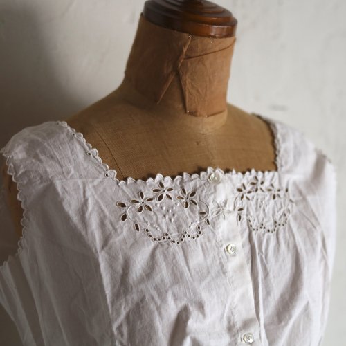 early 20th century cotton blouse / 花の手刺繍コットンキャミソール