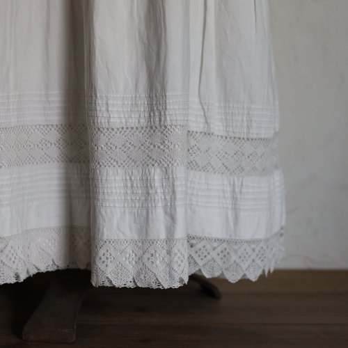 early20th century cotton skirt / レースのついたロングスカート