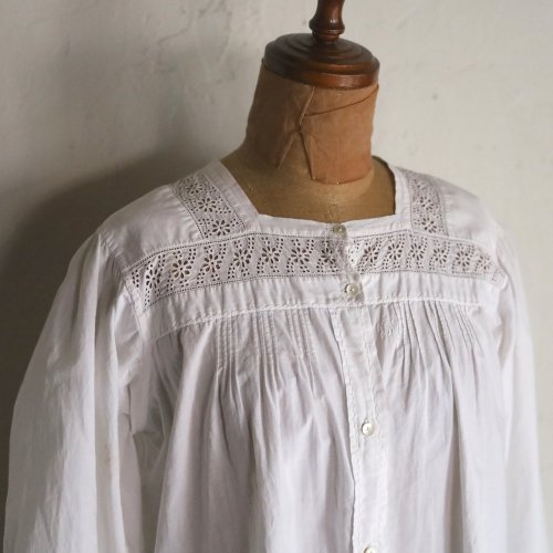 early 20th century cotton blouse  / スクエアカットのカットワークブラウス