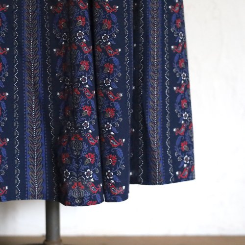 vintage tyrol skirt /だんだん大きくなる鳥たちのスカート