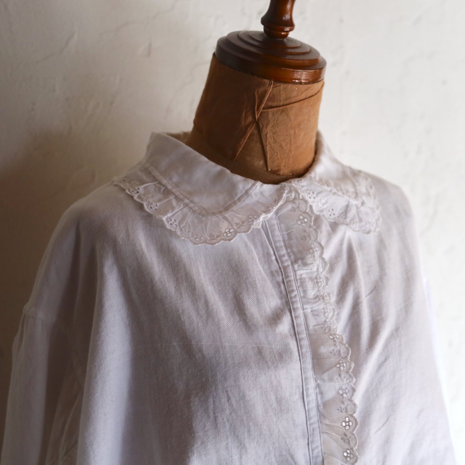 vintage cotton blouse from FRANCE / 花模様のフリルブラウス - caikot