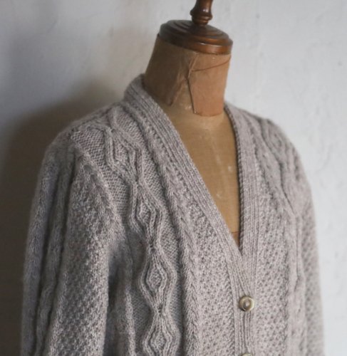 vintage hand knit cardigan / アラン模様の手編みセーター