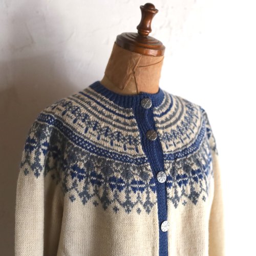 vintage hand knit cardigan / 雪の結晶ボタンのカーディガン