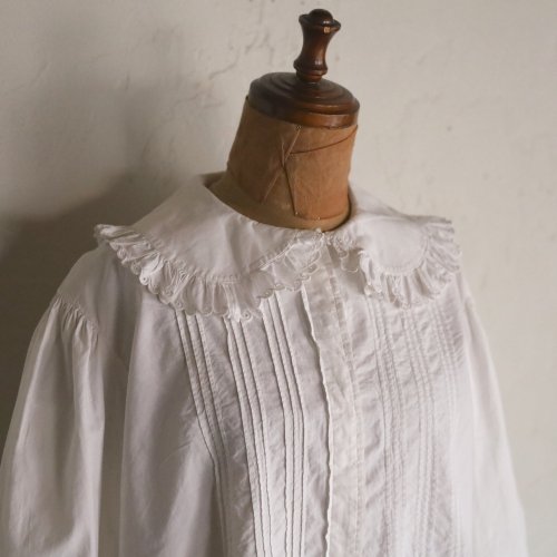 early20th century cotton blouse from FRANCE / フリルのついた襟とプリーツのブラウス