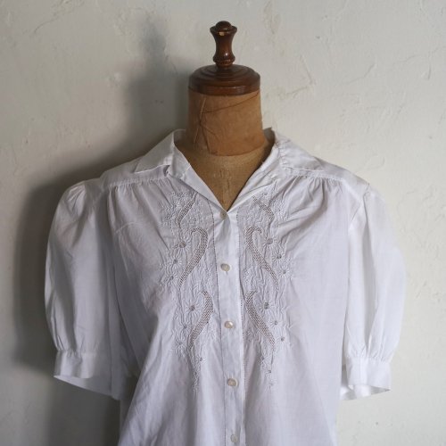 1940's cotton blouse from FRANCE / 花模様のパフスリーブブラウス