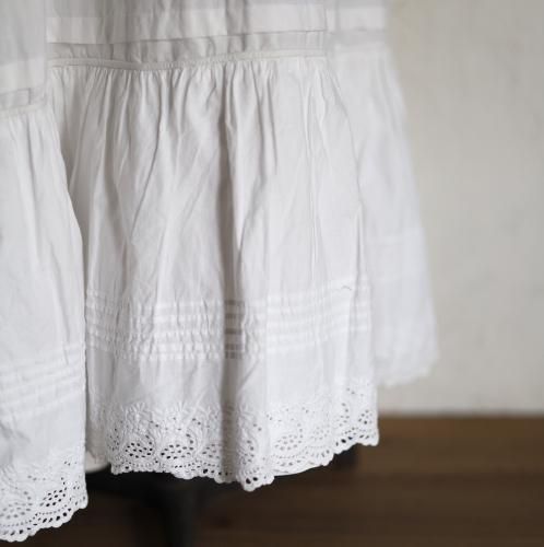 <img class='new_mark_img1' src='https://img.shop-pro.jp/img/new/icons14.gif' style='border:none;display:inline;margin:0px;padding:0px;width:auto;' />early 20th century cotton skirt / ͤλɽ