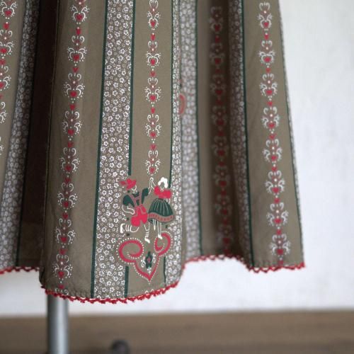 <img class='new_mark_img1' src='https://img.shop-pro.jp/img/new/icons14.gif' style='border:none;display:inline;margin:0px;padding:0px;width:auto;' />vintage tyrol skirt /ʿͤΥ󥹥